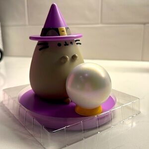 Pusheen box exclusive🔮 Pusheen witch vinyl figurine